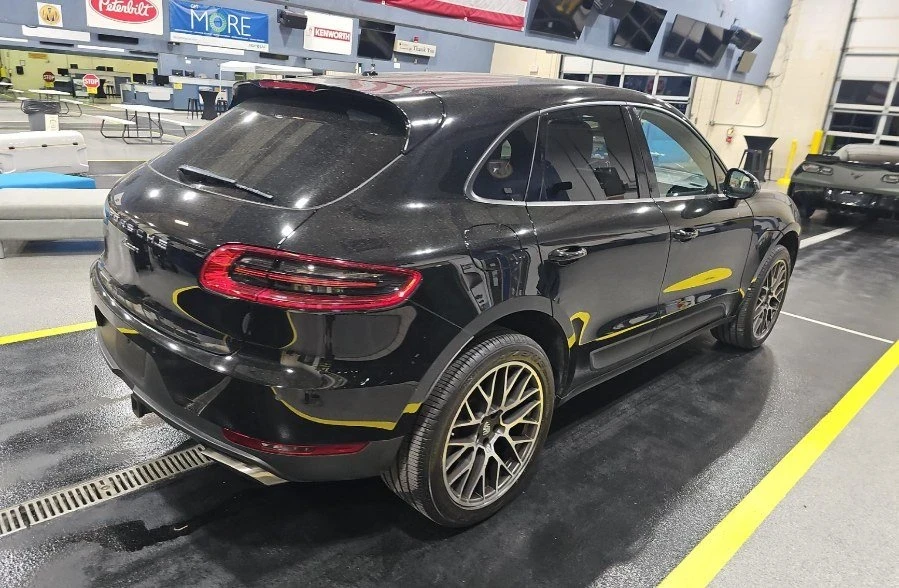 2018 Porsche Macan - Image 9 of 9
