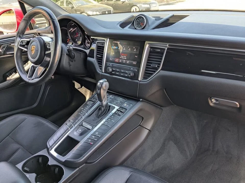 2018 Porsche Macan - Image 14 of 20
