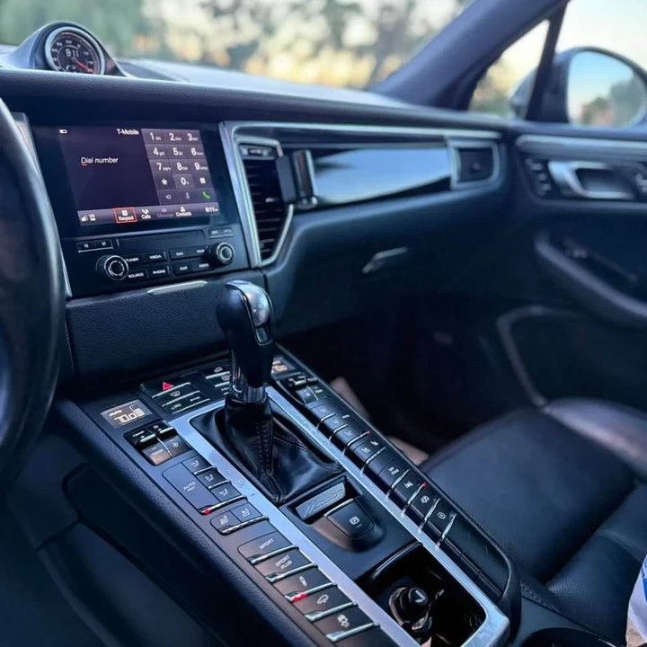 2018 Porsche Macan - Image 15 of 15