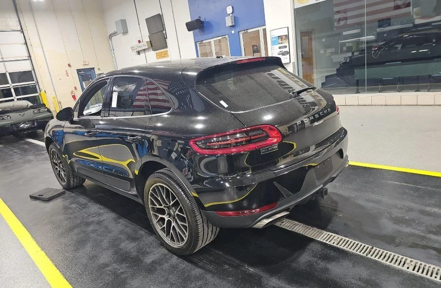 2018 Porsche Macan - Image 7 of 9