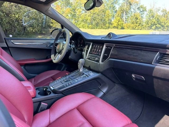 2018 Porsche Macan - Image 13 of 17