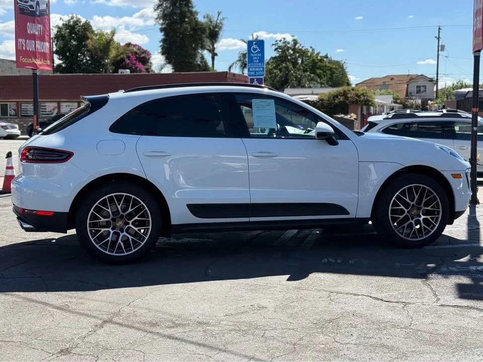 2018 Porsche Macan - Image 9 of 20