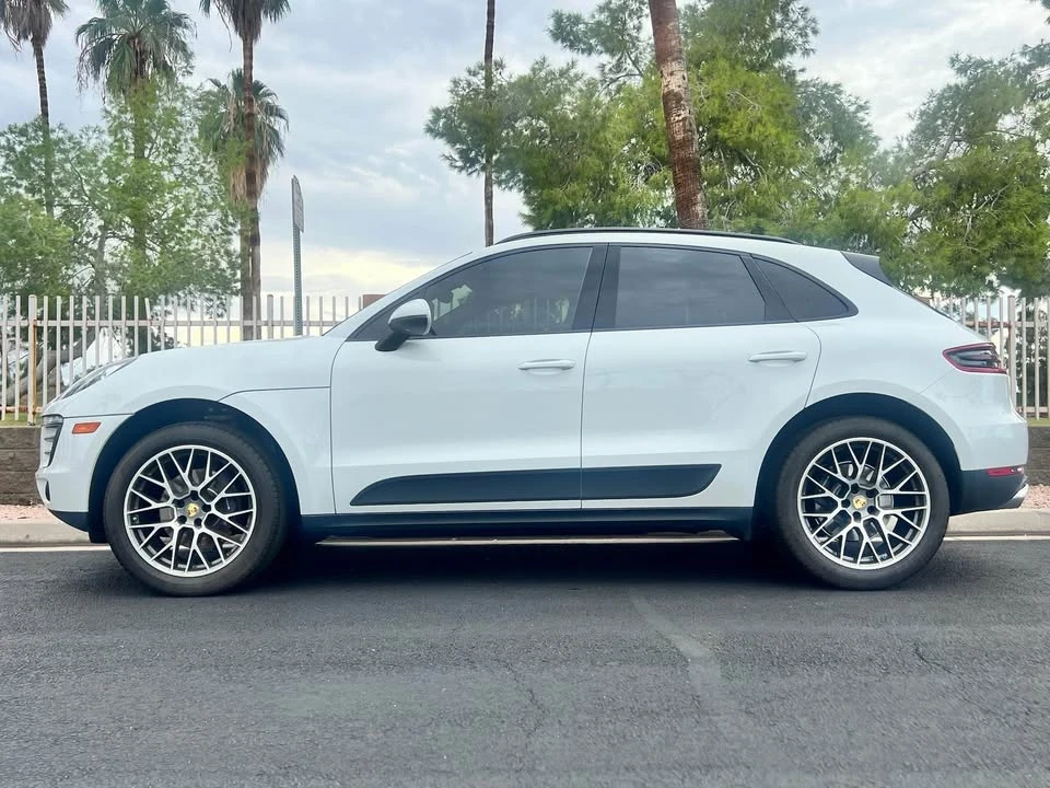 2018 Porsche Macan - Image 2 of 10