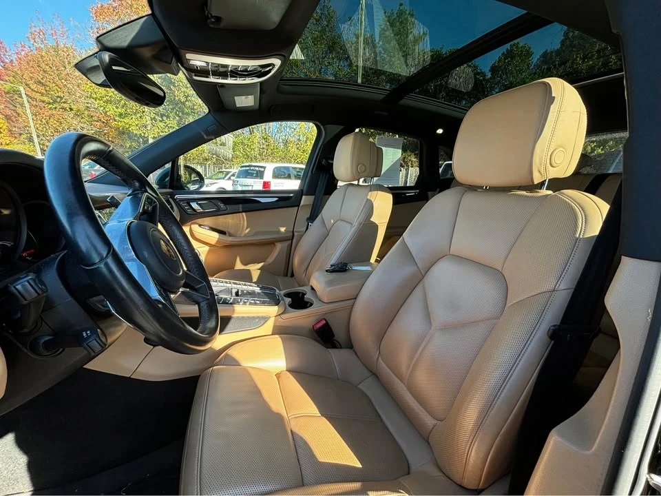 2018 Porsche Macan - Image 9 of 13