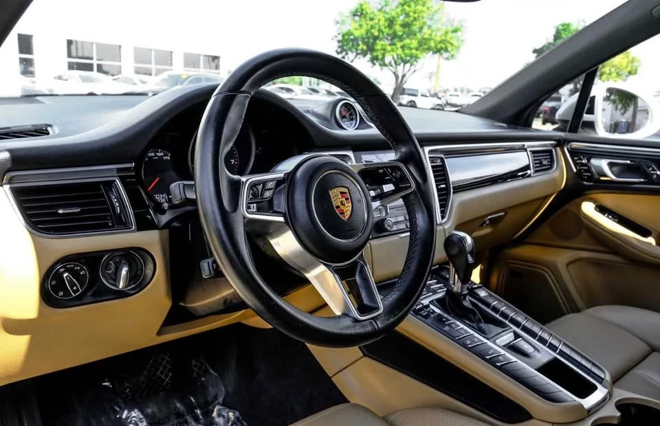 2018 Porsche Macan - Image 10 of 13