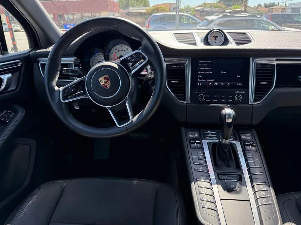 2018 Porsche Macan - Image 16 of 20