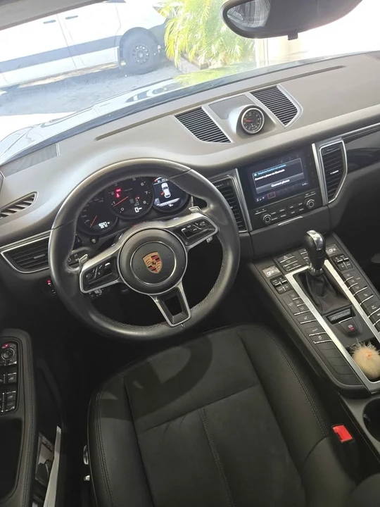 2018 Porsche Macan - Image 6 of 7