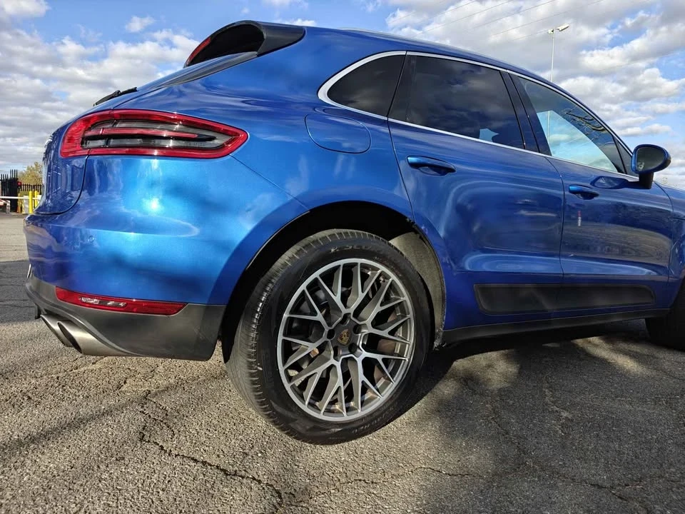 2018 Porsche Macan - Image 16 of 20