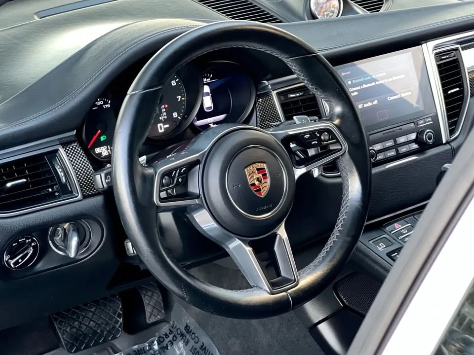 2018 Porsche Macan - Image 8 of 10