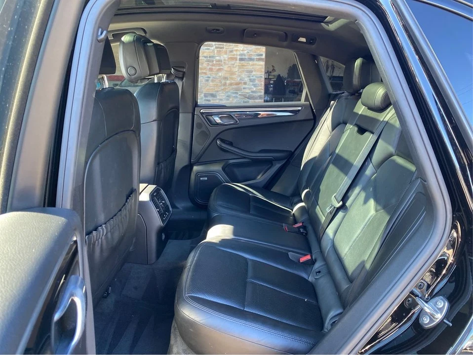 2018 Porsche Macan - Image 10 of 19