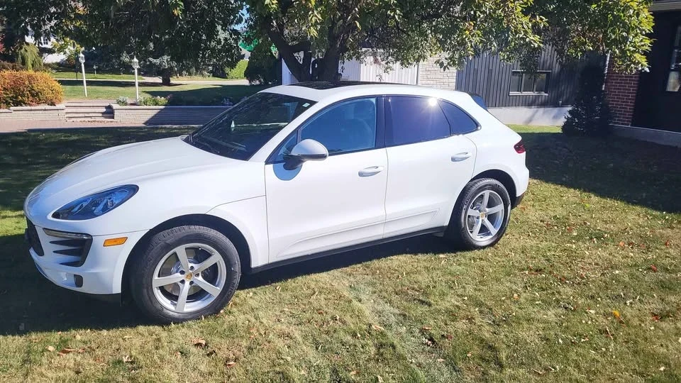2018 Porsche Macan - Image 10 of 15