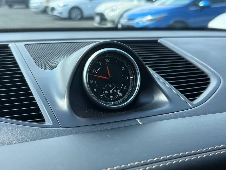 2018 Porsche Macan - Image 16 of 20