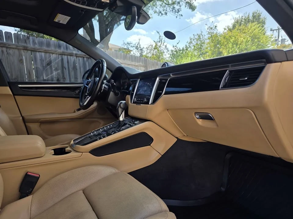 2018 Porsche Macan - Image 12 of 16