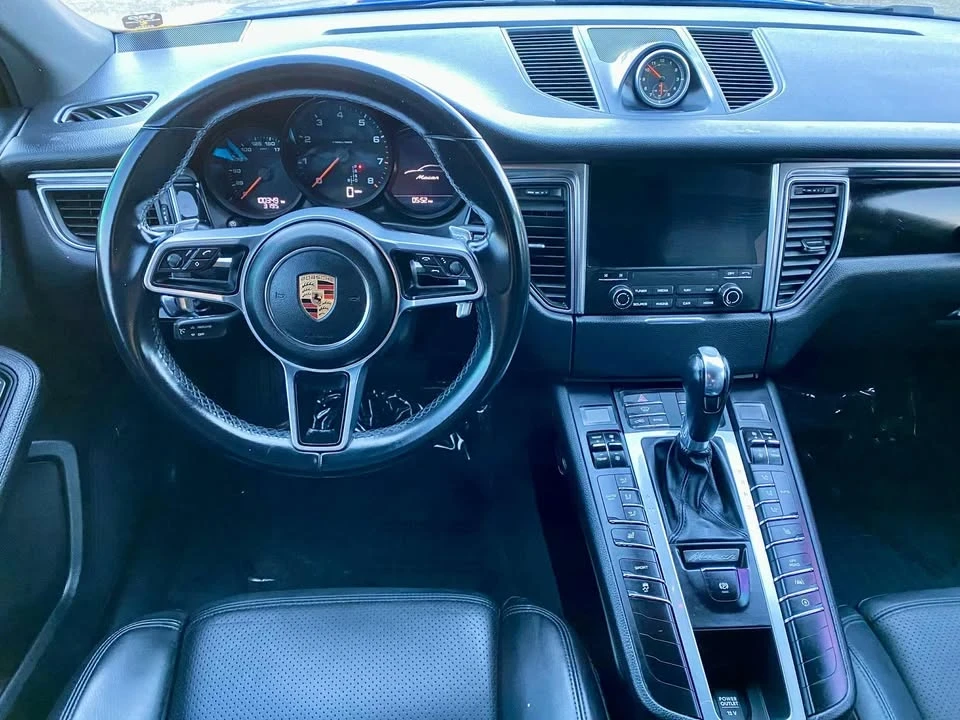 2018 Porsche Macan - Image 12 of 15