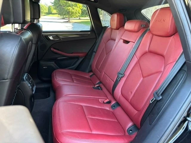 2018 Porsche Macan - Image 16 of 17