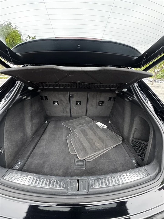 2018 Porsche Macan - Image 8 of 14