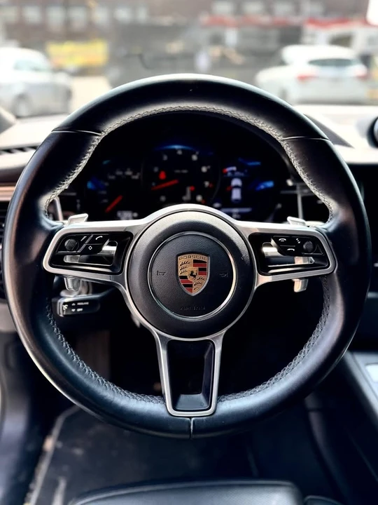 2018 Porsche Macan - Image 7 of 13