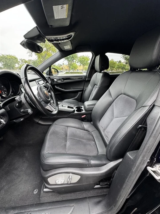 2018 Porsche Macan - Image 5 of 14