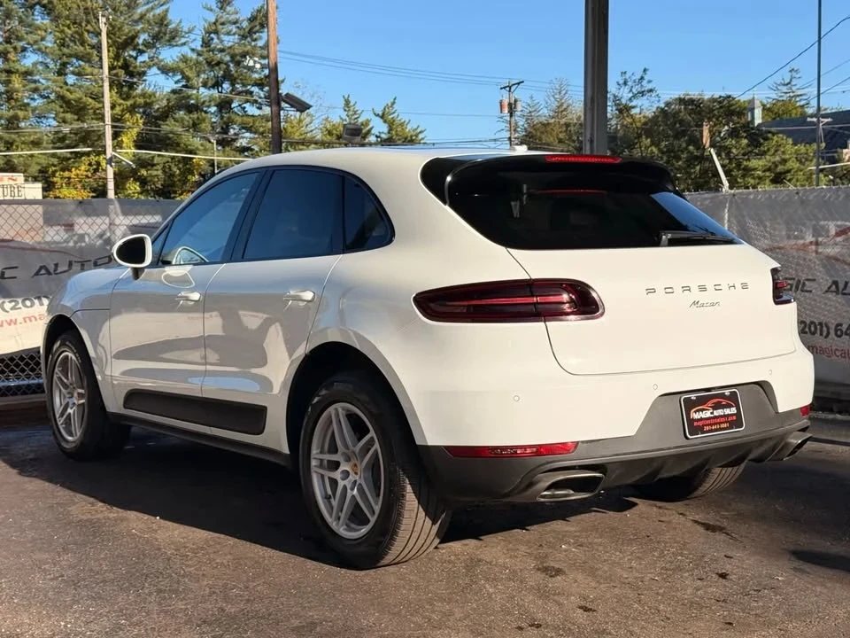 2018 Porsche Macan - Image 11 of 20