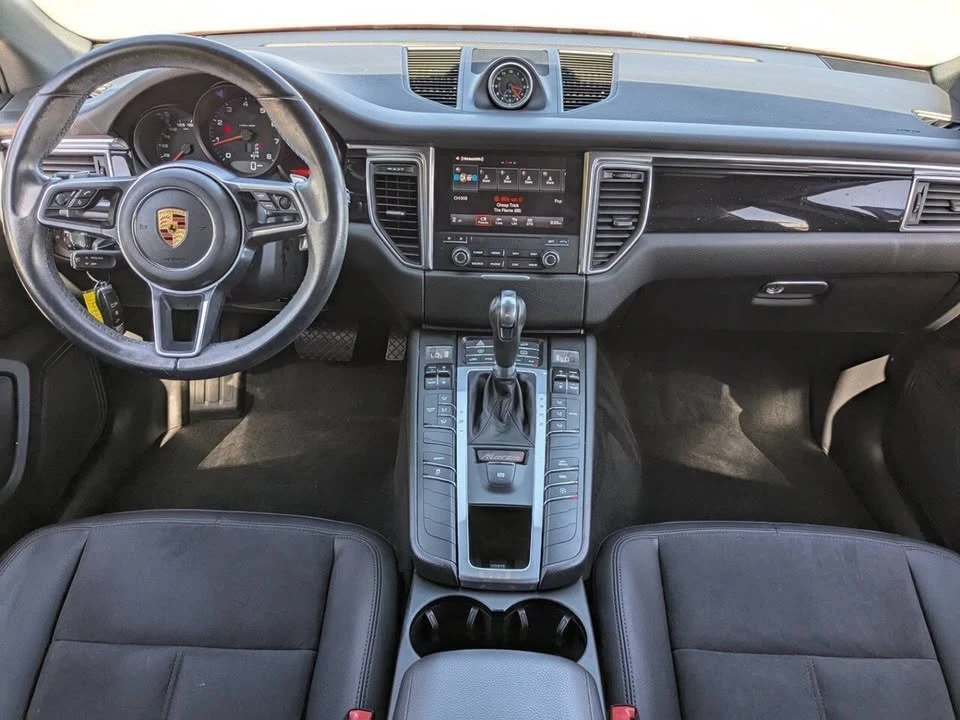 2018 Porsche Macan - Image 17 of 20