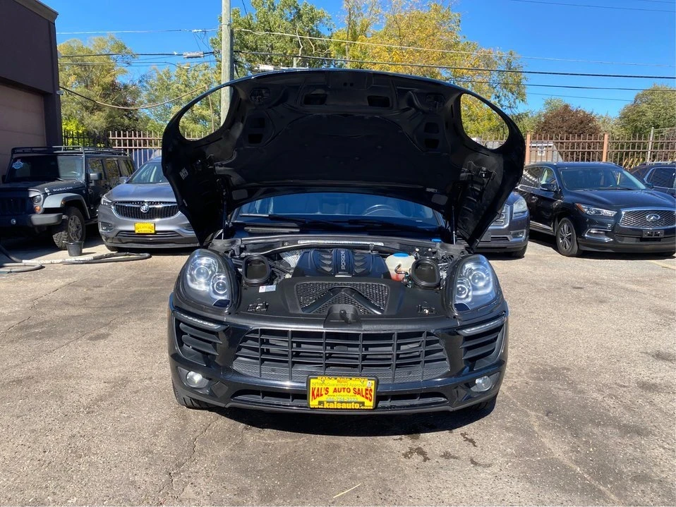 2018 Porsche Macan - Image 11 of 19