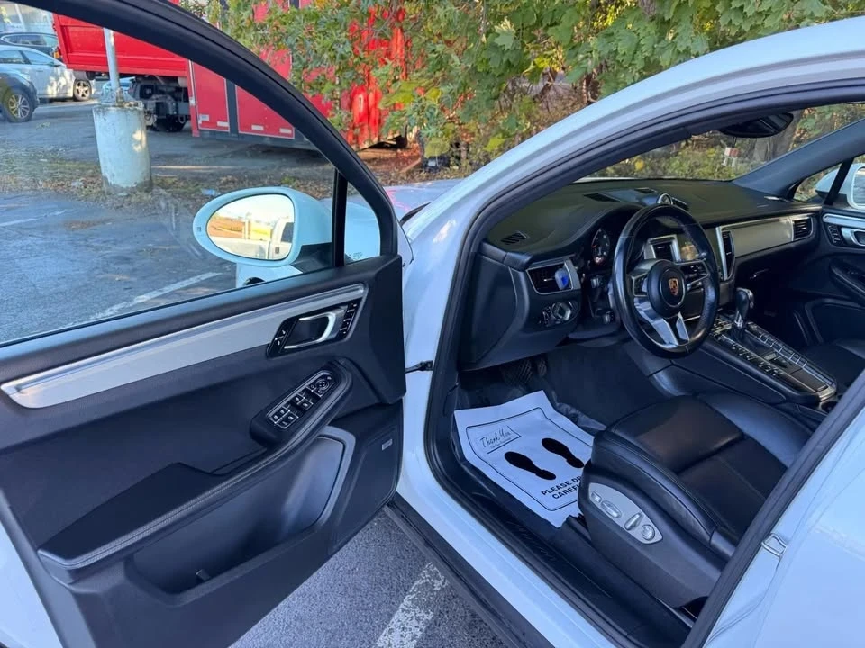 2018 Porsche Macan - Image 14 of 20