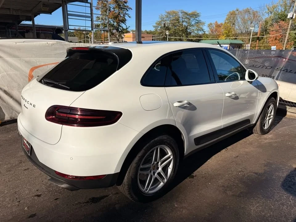 2018 Porsche Macan - Image 13 of 20