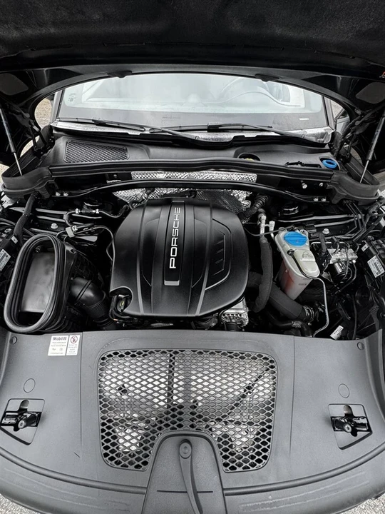 2018 Porsche Macan - Image 13 of 14