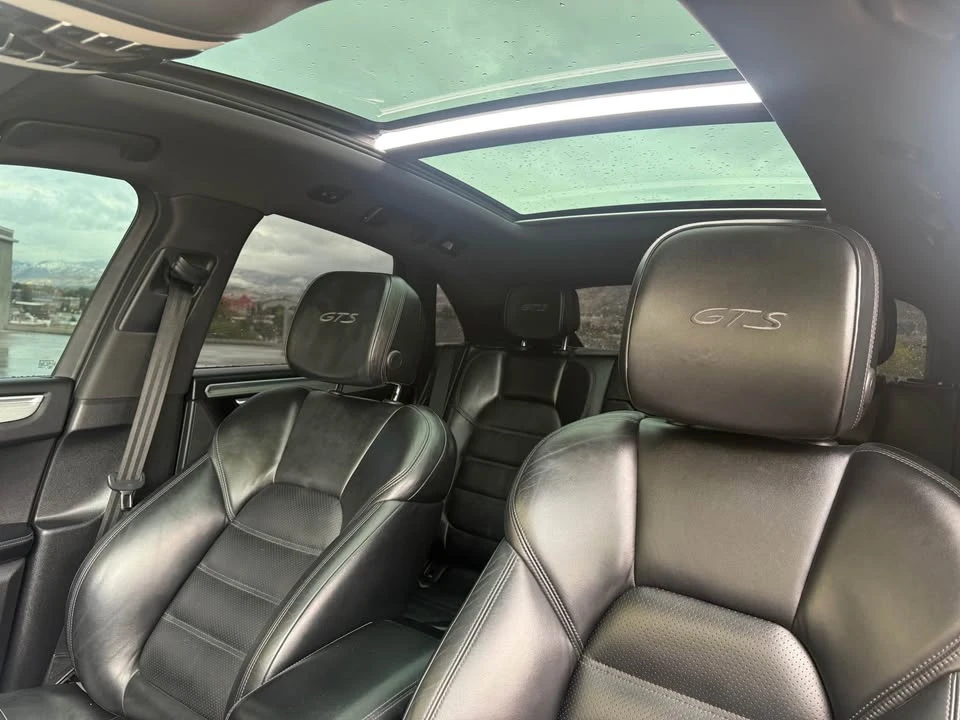 2018 Porsche Macan - Image 19 of 19