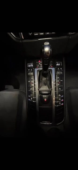 2018 Porsche Macan - Image 7 of 11