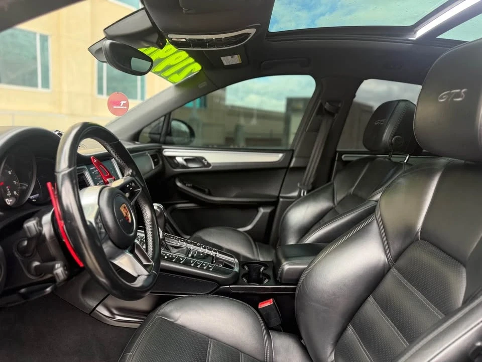 2018 Porsche Macan - Image 12 of 18