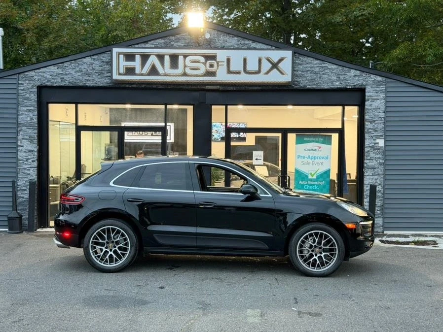 2018 Porsche Macan - Image 11 of 20
