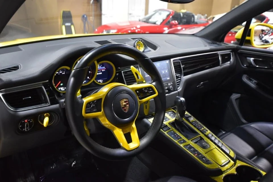 2018 Porsche Macan - Image 17 of 20