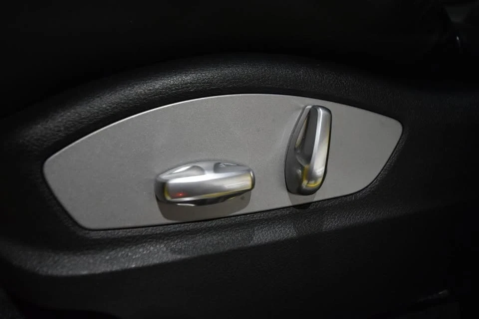 2018 Porsche Macan - Image 16 of 20