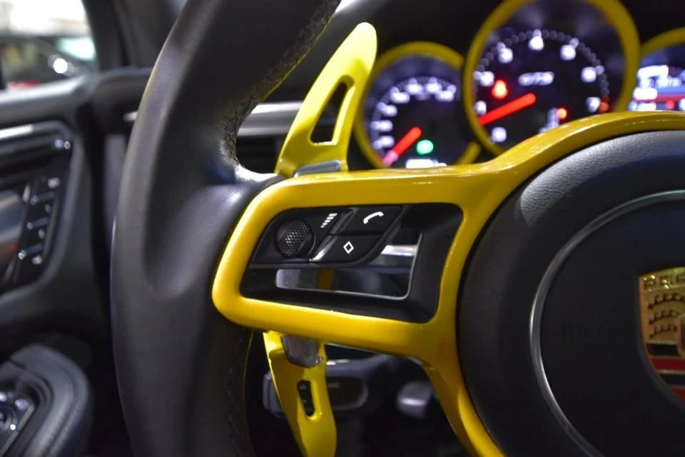 2018 Porsche Macan - Image 19 of 20