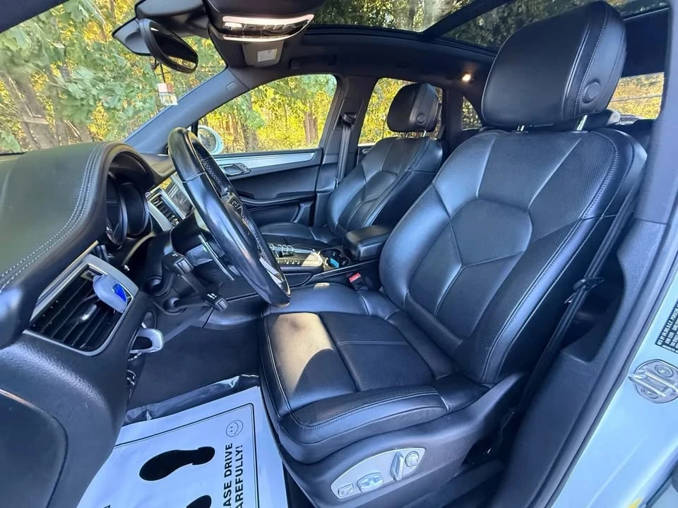 2018 Porsche Macan - Image 16 of 20