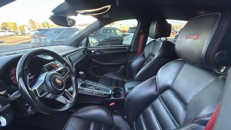 2018 Porsche Macan - Image 11 of 17
