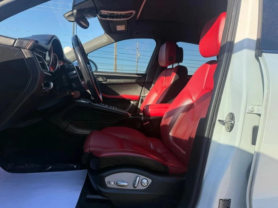 2018 Porsche Macan - Image 7 of 15