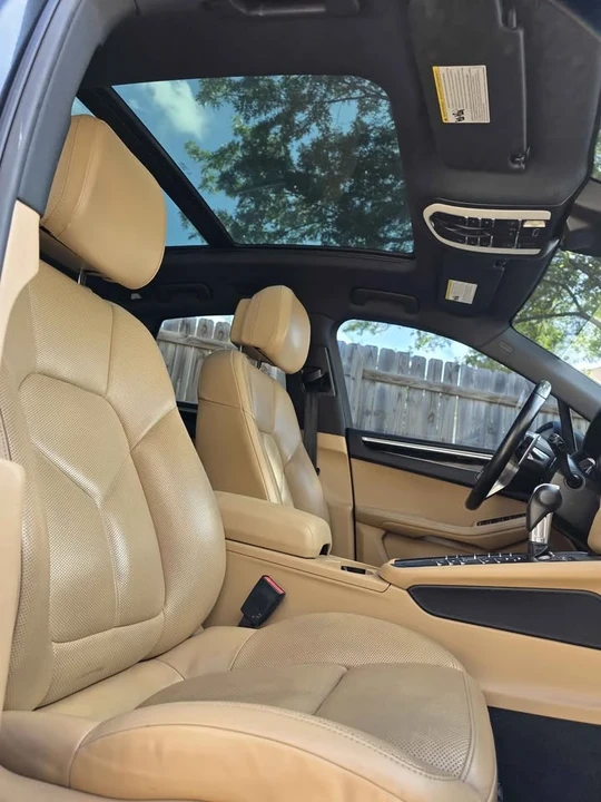 2018 Porsche Macan - Image 13 of 16