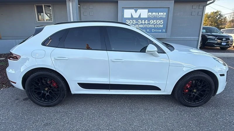 2018 Porsche Macan - Image 9 of 17
