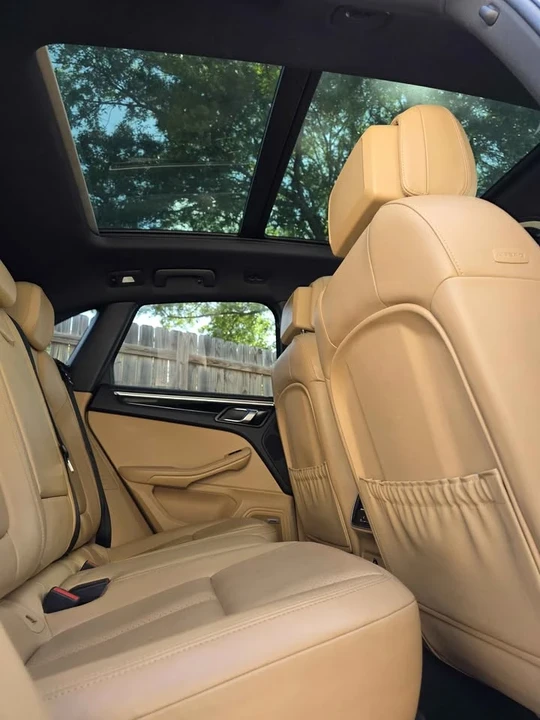2018 Porsche Macan - Image 11 of 16