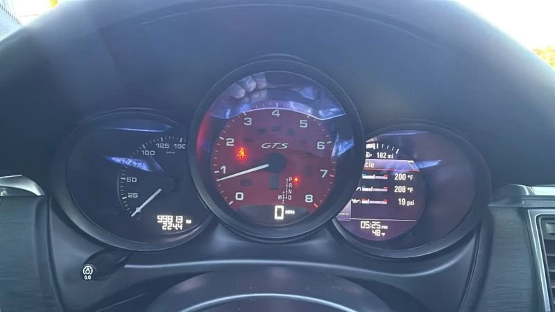 2018 Porsche Macan - Image 16 of 17