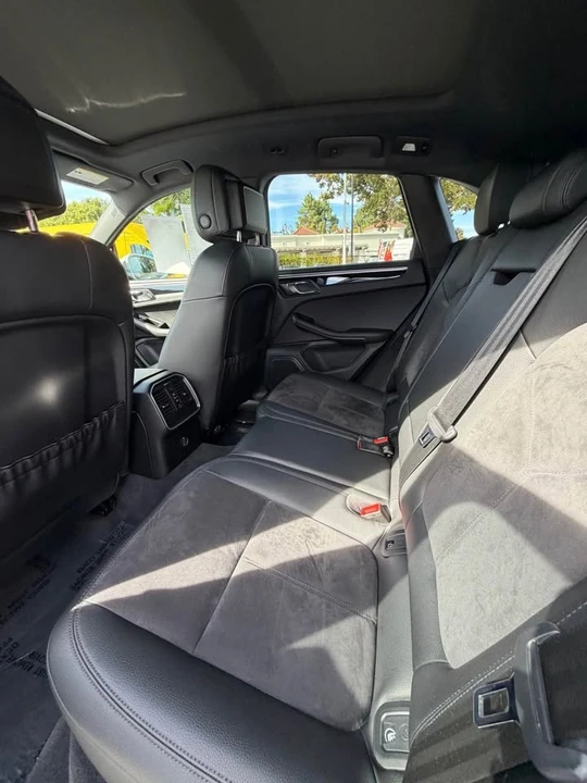 2018 Porsche Macan - Image 8 of 8