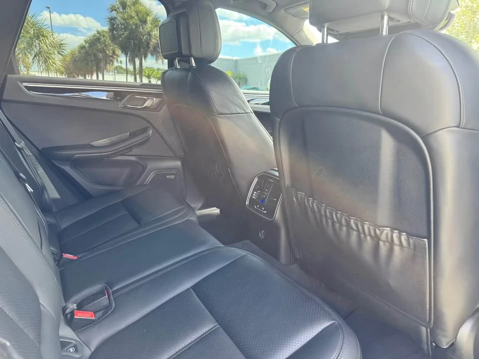 2018 Porsche Macan - Image 10 of 17