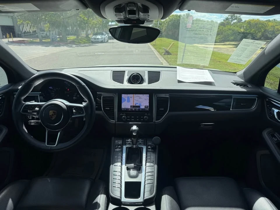 2018 Porsche Macan - Image 12 of 17
