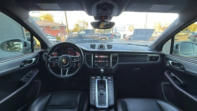 2018 Porsche Macan - Image 12 of 17