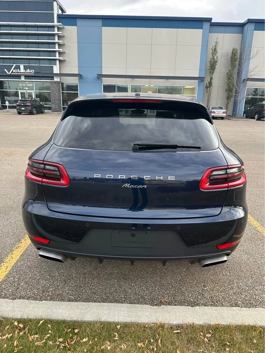 2018 Porsche Macan - Image 12 of 16