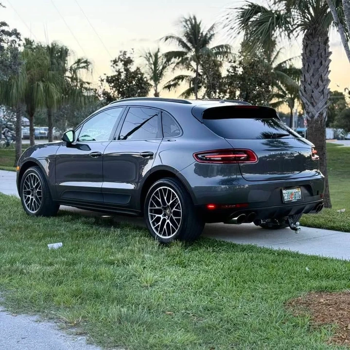 2018 Porsche Macan - Image 8 of 9