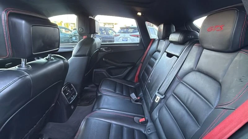 2018 Porsche Macan - Image 10 of 17