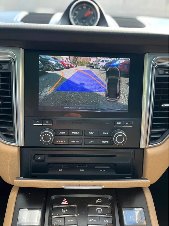 2018 Porsche Macan - Image 13 of 14
